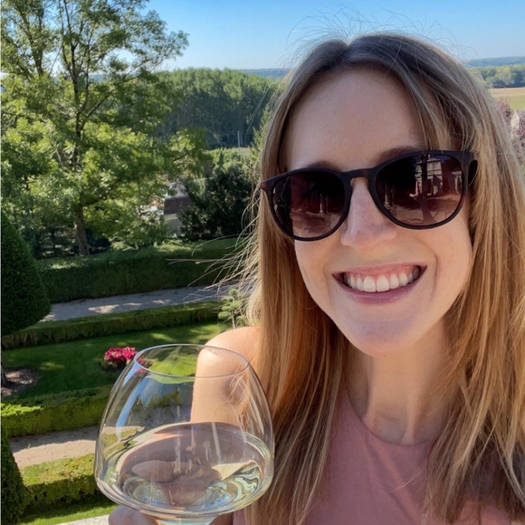 Meet your Posher, Tamara - Picture 3 of 3